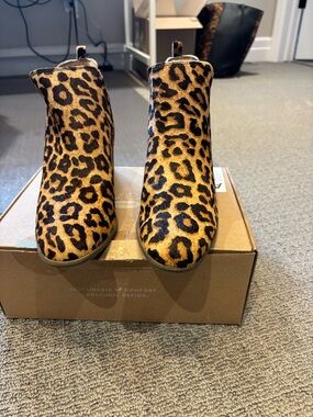 Dr. Scholl's Leopard Print Ankle Boots in Tan and Black